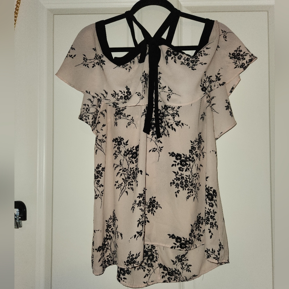 Vince Camuto Pink Floral Cold-Shoulder Ruffle Top with Black Trim